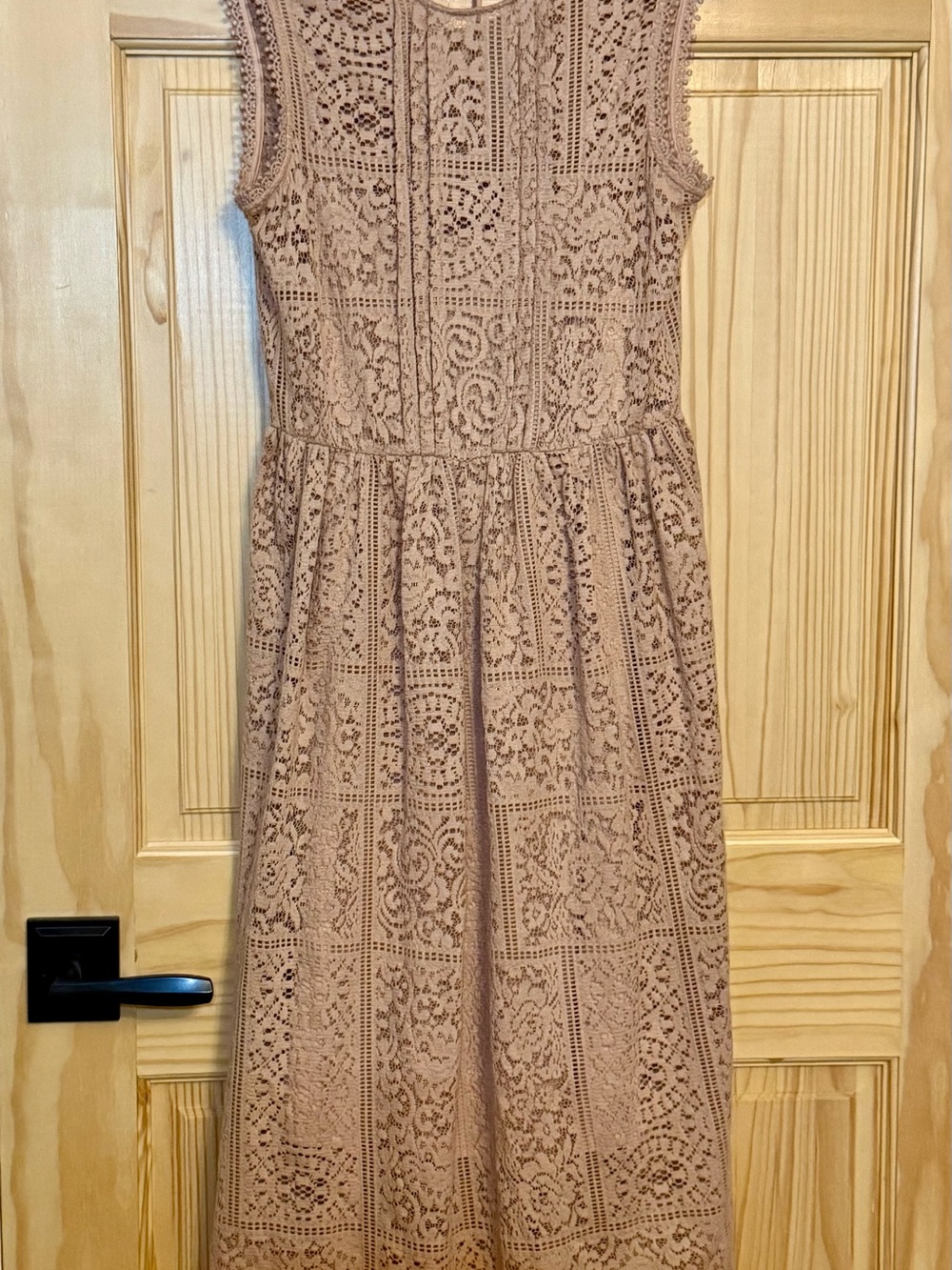 Zara Sleeveless Lace Midi Dress in Dusty Rose